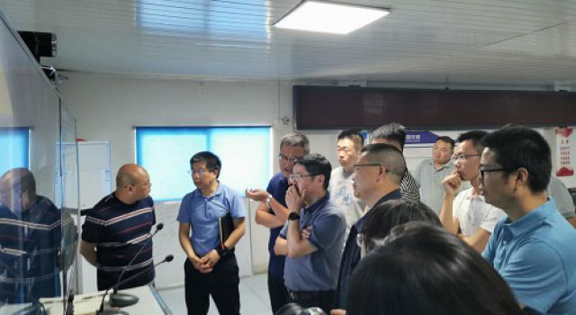 四川省藏高公司董事長(zhǎng)陳渤對(duì)汶馬高速C15合同段進(jìn)行調(diào)研