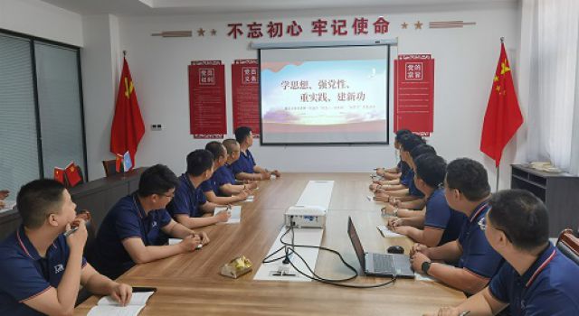 “學思想、強黨性、重實踐、建新功”--董梁高速第一總監辦“慶五一、迎五四”“大學習”主題活動